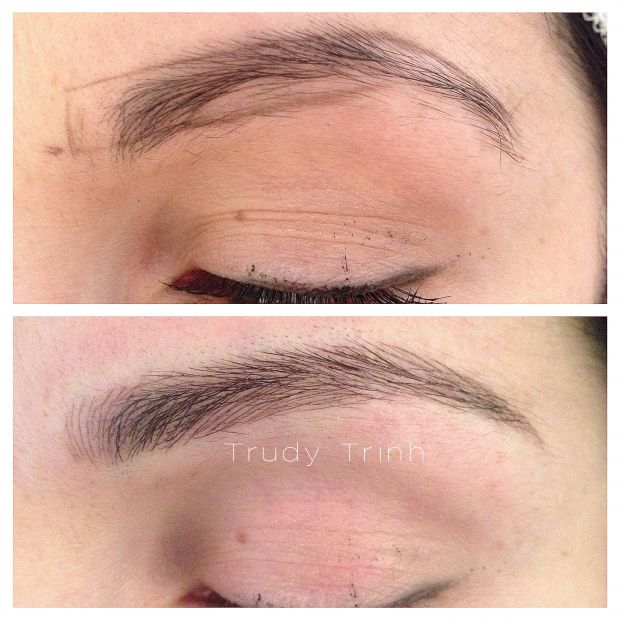 Microblading eyebrows